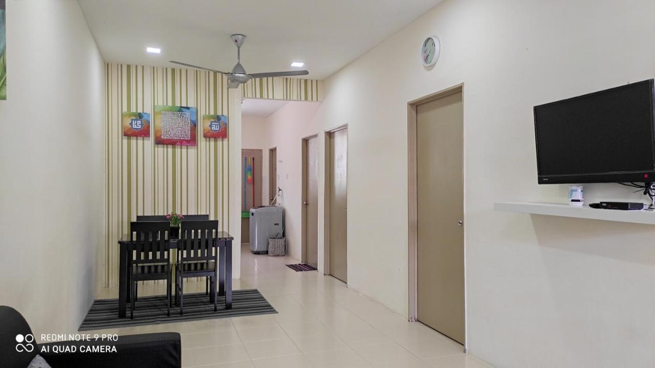 Neesa Homestay Bukit Gambang-Muslim Luaran gambar