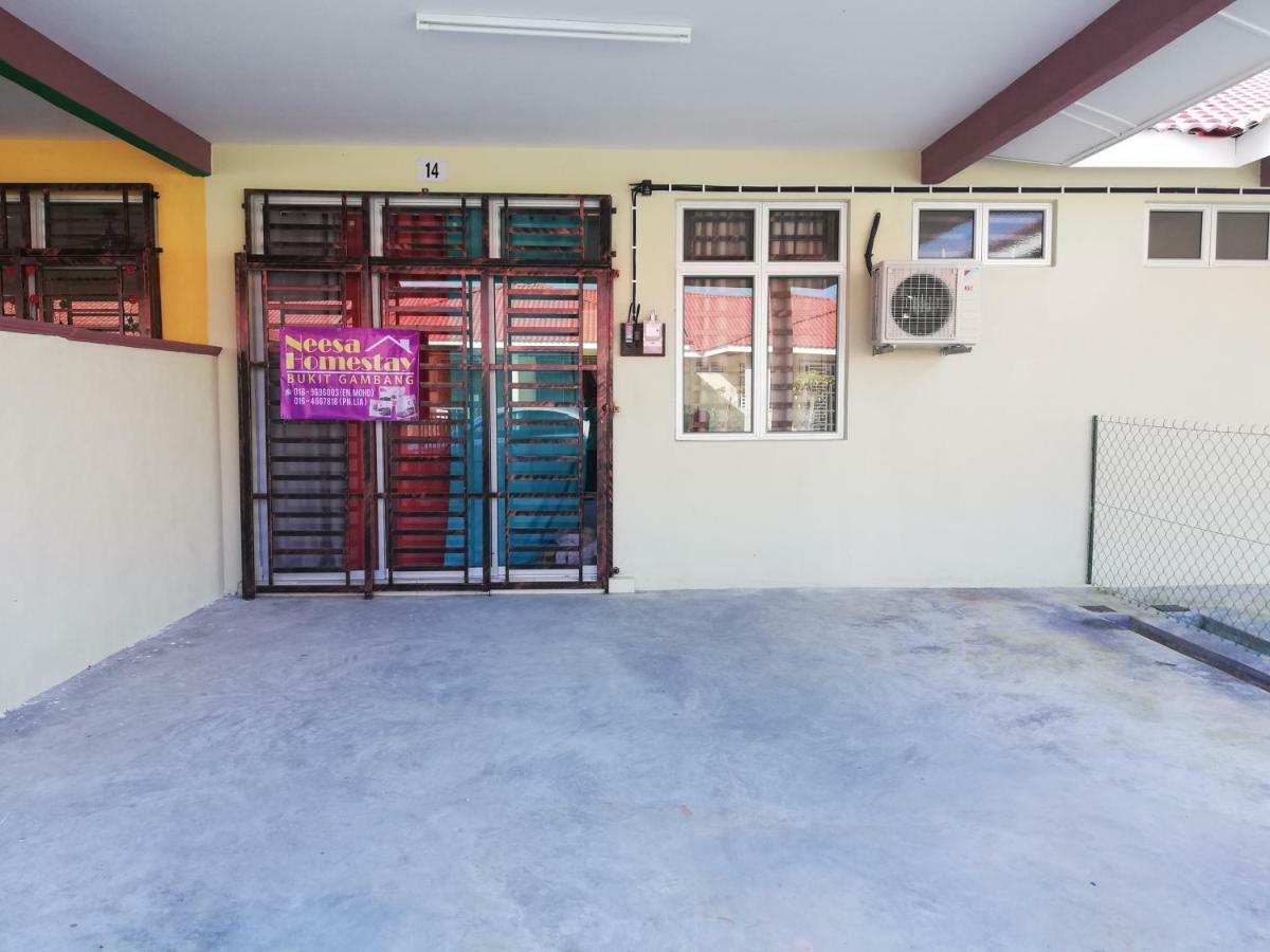 Neesa Homestay Bukit Gambang-Muslim Luaran gambar