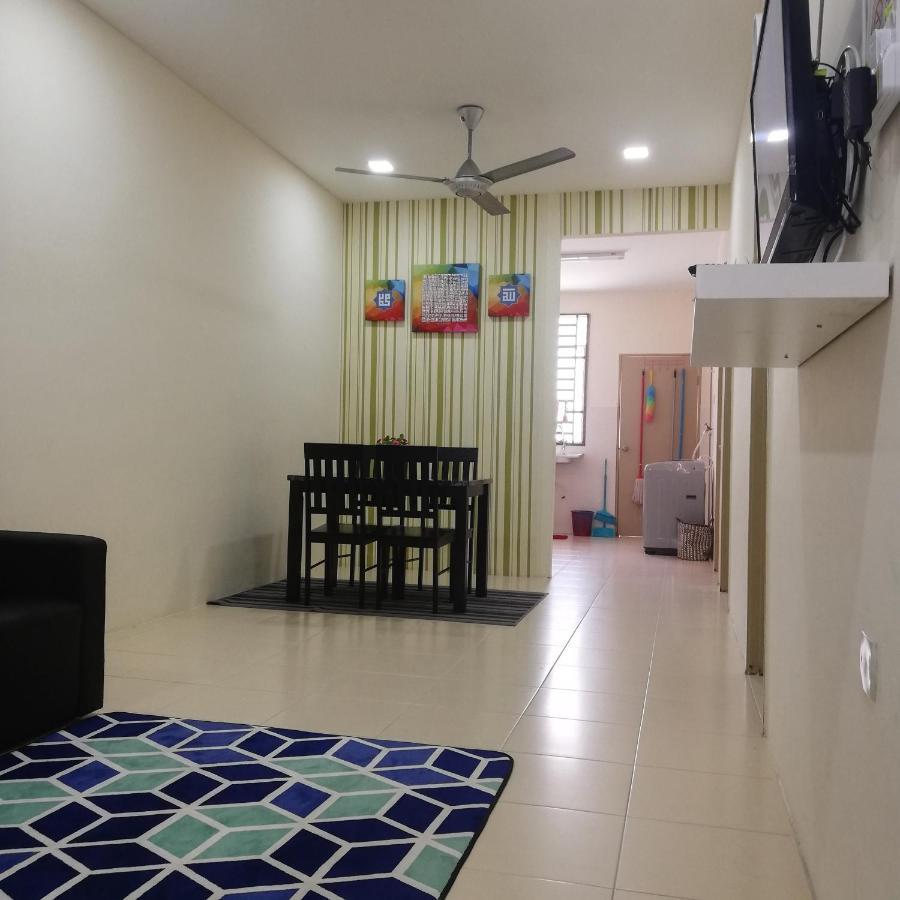 Neesa Homestay Bukit Gambang-Muslim Luaran gambar